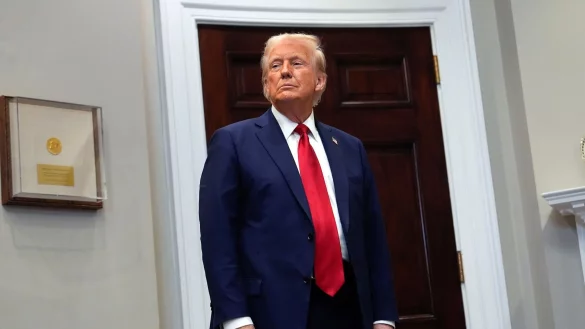 Trump macht der Europäischen Union Vorwürfe. - © Julia Demaree Nikhinson/AP/dpa