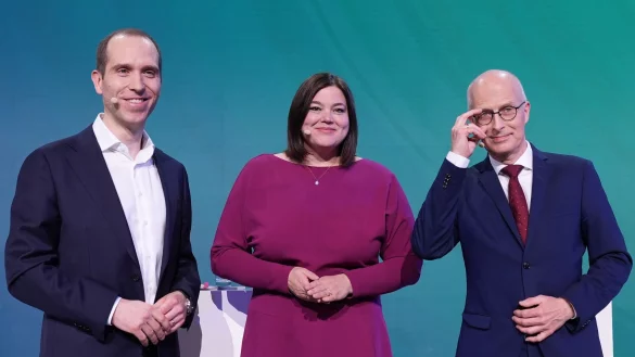 Sie treten bei der Bürgerschaftswahl als Kandidaten zum Bürgermeister an: Dennis Thering für die CDU, Katharina Fegebank für die SPD und Peter Tschentscher für die SPD. (Archivbild) - © Marcus Brandt/dpa