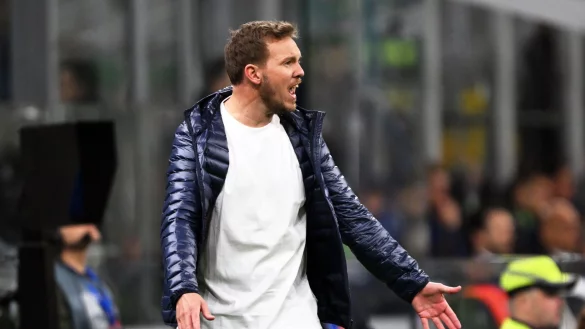 On fire am Spielfeldrand: Bundestrainer Julian Nagelsmann. - © Federico Gambarini/dpa