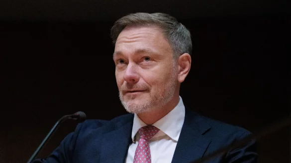 Lindner war für einen längeren Betrieb der Atomkraftwerke. - © Carsten Koall/dpa