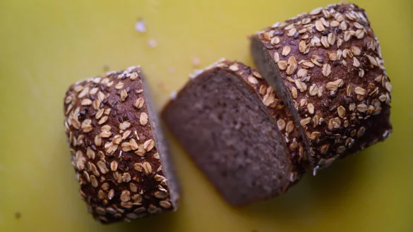 Weil der Begriff «Finnenbrot» nicht gesetzlich geschützt ist, bekommt man in Deutschland verschiedene, abgewandelte Produkte. - © Robert Michael/dpa/dpa-tmn