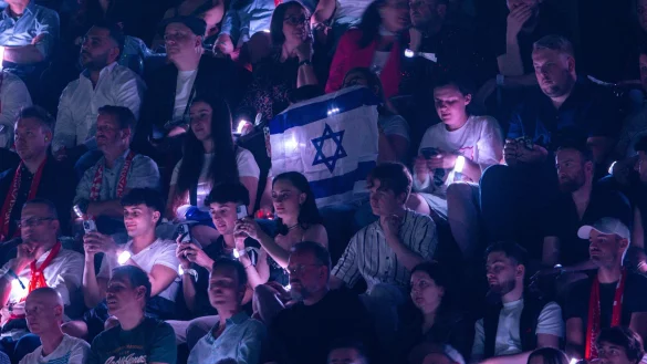 Auf der Stra&szlig;e Proteste, in der Halle Unterst&uuml;tzung f&uuml;r Israel beim ESC in Basel (Archivbild). - &copy; Jens B&uuml;ttner/dpa
