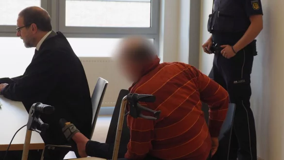 Ein Angeklagter wird wegen versuchten Mordes zu einer Haftstrafe verurteilt. (Archivbild) - &copy; Christian B&ouml;hmer/dpa