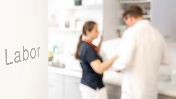 Wird Darmkrebs früh erkannt, ist er oft heilbar. Deshalb sollte man die Angebote zur Vorsorge in Anspruch nehmen. - © Benjamin Nolte/dpa-tmn