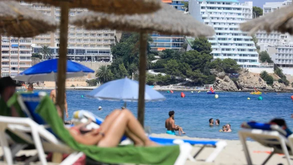 Ob Strand oder Berge: Die Deutschen wollen selbst bestimmen, wie sie ihren Urlaub verbringen. (Symbolbild) - &copy; Clara Margais/dpa/dpa-tmn