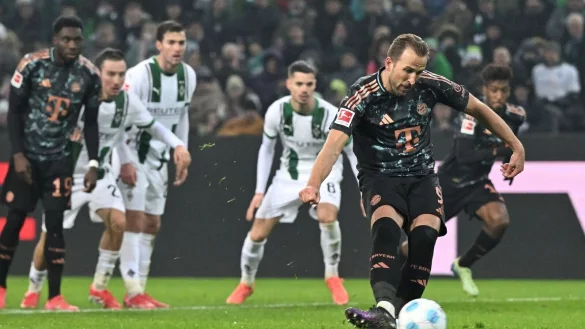 Harry Kane trifft vom Punkt. - © Federico Gambarini/dpa