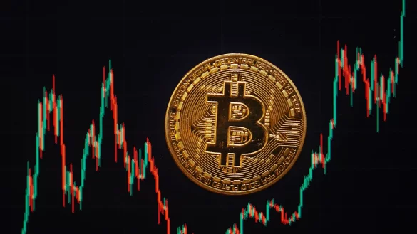 Der Bitcoin hat ein neues Allzeithoch erreicht. (Symbolbild) - © Fernando Gutierrez-Juarez/dpa