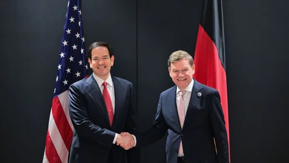 Für den neuen Außenminister Johann Wadephul ist der Besuch in der US-Hauptstadt Washington die bisher wohl kniffligste Antrittsreise. - © Sebastian Gollnow/dpa