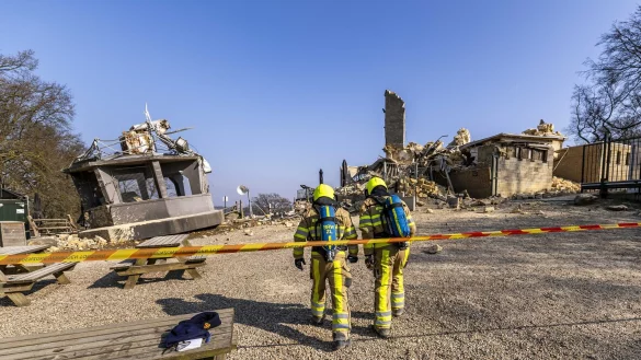 Da der Einsturz des bei Touristen beliebten Wilhelmina-Turms am fr&uuml;hen Morgen geschah, entging Valkenburg wahrscheinlich einer Katastrophe. - &copy; Marcel Van Hoorn/ANP/dpa