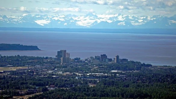 Die Stadt Anchorage ist Schauplatz eines Treffens zwischen US-Pr&auml;sident Trump und dem russischen Pr&auml;sidenten Putin. - &copy; Al Grillo/ZUMA Press Wire/dpa