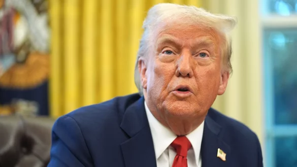 Sein Vorg&auml;nger, Joe Biden, habe nie um Geld gebeten, sagt US-Pr&auml;sident Donald Trump. - &copy; Evan Vucci/AP/dpa