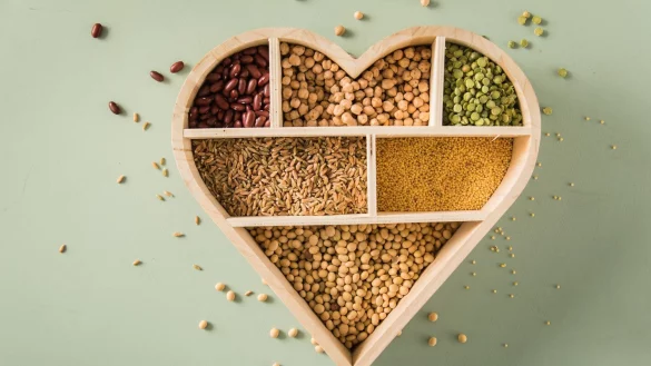 Kidneybohnen, Linsen, Kichererbsen: Hülsenfrüchte sind gute pflanzliche Eiweißlieferanten. - © Christin Klose/dpa-tmn