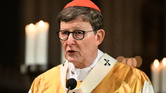 Nach Angaben des Kölner Kardinals Rainer Maria Woelki war ein Konflikt zwischen ihm und Papst Franziskus zuletzt ausgeräumt. (Archivbild) - © Roberto Pfeil/dpa