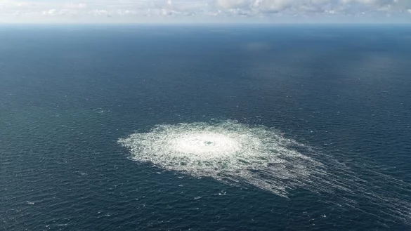 Durch die Zerstörung der Nord-Stream-Pipelines Ende September 2022 ist einer internationalen Studie zufolge eine große Menge Methan in die Atmosphäre gelangt. - © -/Danish Defence Command/dpa
