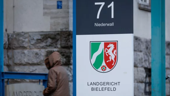 Am Landgericht Bielefeld beginnt der Prozess um einen Totschlag in Verl. Vor f&uuml;nf Monaten waren in dem Ort in Ostwestfalen Leichenteile in einer Gefriertruhe gefunden worden. (Symbolfoto) - &copy; Friso Gentsch/dpa