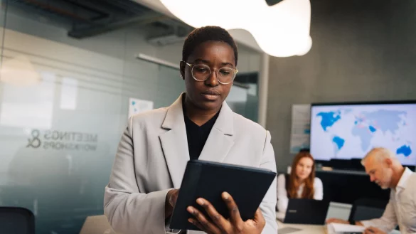 Einfach mal die Vor- und Nachteile skizzieren: Eine Pro- und Contra-Liste ist ein klassisches Mittel, um Entscheidungen zu finden. - &copy; Zacharie Scheurer/dpa-tmn