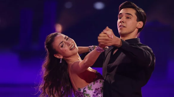 Neuer Dancing Sta: Diego Pooth mit seiner Tanzpartnerin Ekaterina Leonova. - © Rolf Vennenbernd/dpa