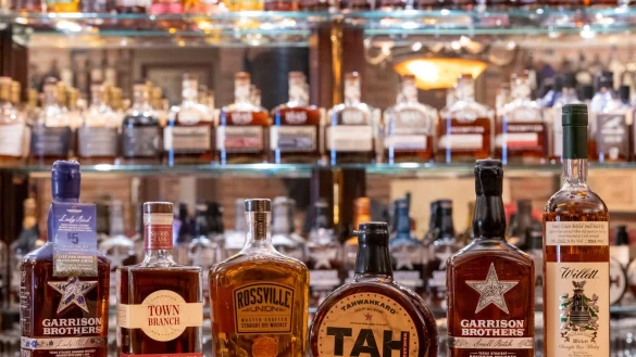 Amerikanischer Whiskey wird wohl doch nicht Ziel von EU-Gegenmaßnahmen. - © Peter Kneffel/dpa