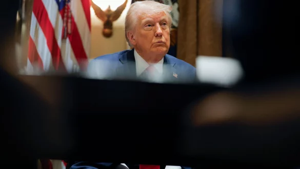 Trump will keinen weiteren Aufschub für Zölle gegen Mexiko und Kanada. (Archivbild) - © Pool/AP/dpa