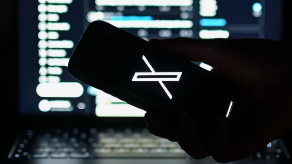 Die Internetplattform X ist gestört. (Symbolbild) - © Jennifer Brückner/dpa