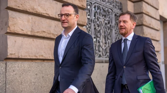 Führende Unionsvertreter sehen bei Koalitionsverhandlungen wachsenden Einigungsdruck durch Turbulenzen in der Weltwirtschaft. - © Michael Kappeler/dpa