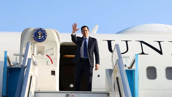 Für US-Außenminister Rubio ist es das erste Aufeinandertreffen mit seinem russischen Kollegen. - © Evelyn Hockstein/Pool Reuters/AP/dpa