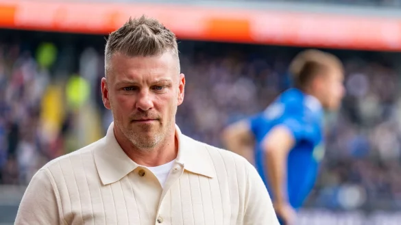 Trainer Lukas Kwasniok verlässt den SC Paderborn zum Saisonende - © David Inderlied/dpa