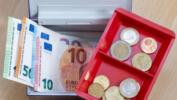 Die öffentlichen Schulden sind im vergangenen Jahr gestiegen, ebenso wie in den Vorjahren. (Symbolbild) - © Daniel Karmann/dpa