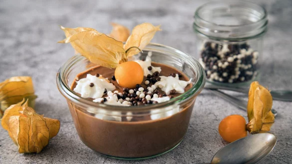 3-2-1-Rezept: Ein Schokopudding ist schnell selbst gemacht - ganz ohne künstliche Aromen. - © Christin Klose/dpa-tmn