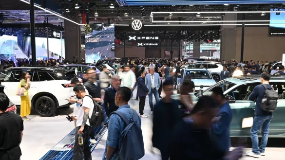 Die Automesse in Shanghai gehört zu den wichtigsten Branchentreffen der Welt. - © Johannes Neudecker/dpa