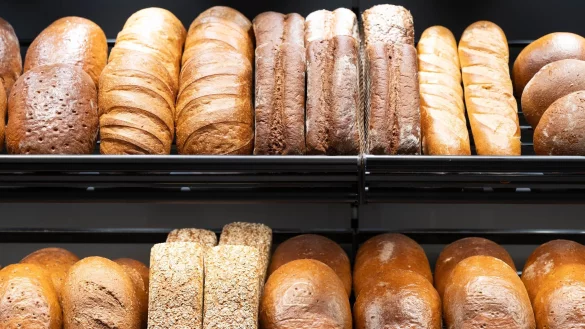 Die Rewe-Gruppe will Brot- und Backwaren künftig nicht mehr selbst herstellen. - © Sebastian Kahnert/dpa