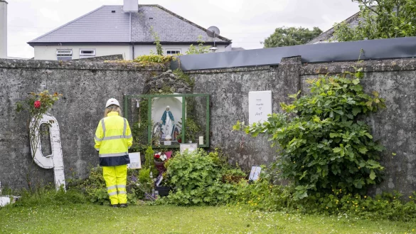 In Irland hat die Suche nach fast 800 Baby- und Kinderleichen begonnen. - &copy; Andrew Downes/Odait via PA Media/dpa