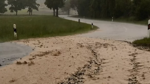 In manchen Regionen Deutschlands gab es starken Regen und Sturmböen. - © André März/NEWS5/dpa