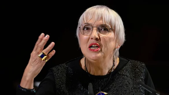 Claudia Roth beim Festakt zur Er&ouml;ffnung der Leipziger Buchmesse. - &copy; Hendrik Schmidt/dpa