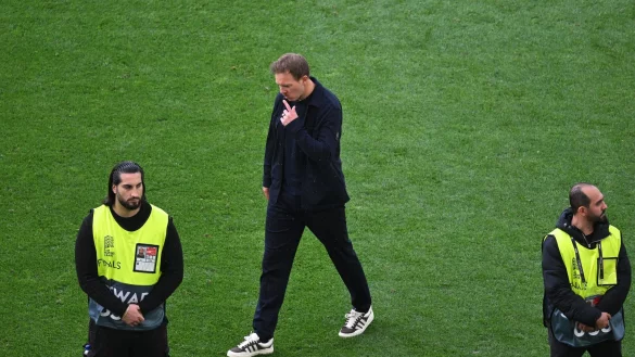 Wohin geht der Weg in der WM-Saison: Julian Nagelsmann nach der zweiten Niederlage beim Finalturnier. - © Marijan Murat/dpa