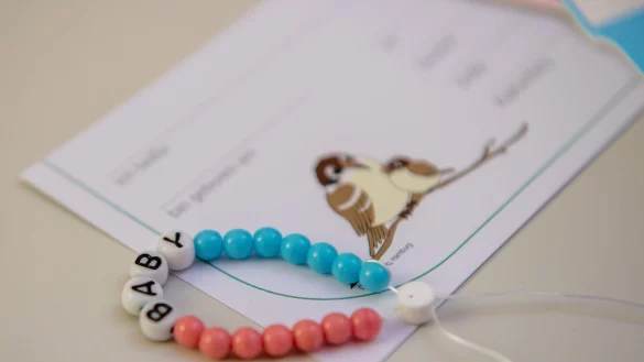 Oft gar nicht so einfach: Dem Baby einen passenden Namen zu geben. - © Stefan Puchner/dpa/dpa-tmn