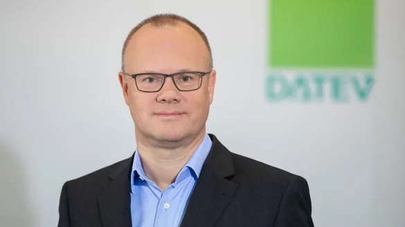 Robert Mayr, Chef des IT-Dienstleisters Datev, sieht Warnsignale im Mittelstand (Archivbild) - © Daniel Karmann/dpa