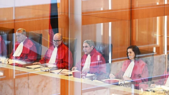 Der Erste Senat lehnte die Beschwerde der DFL im Polizeikostenstreit ab. - © Uli Deck/dpa