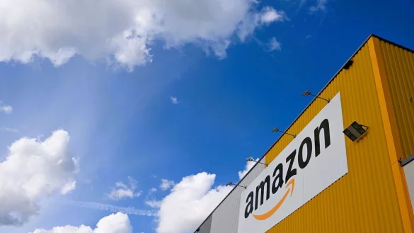 Blick auf das Dortmunder Amazon-Logistikzentrum, in dem gro&szlig;e Mengen an Produkten lagern. - &copy; Wolf von Dewitz/dpa