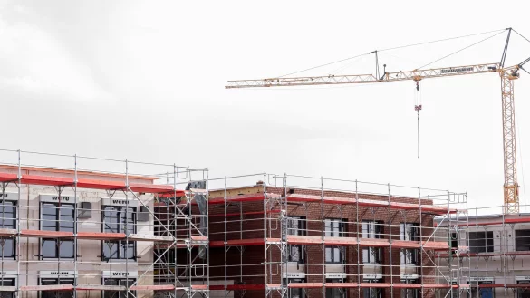 Etwa 160.000 Sozialwohnungen in NRW fallen laut einer Studie bis 2030 aus der Mietpreisbindung. - © Rolf Vennenbernd/dpa