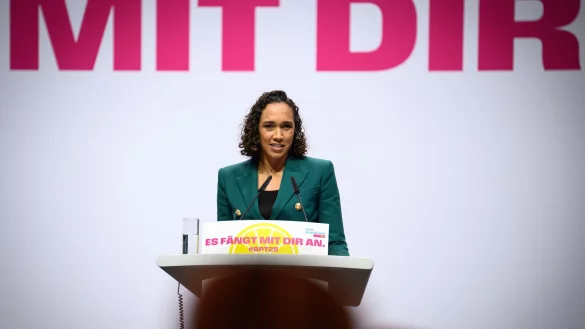 FDP-Generalsekret&auml;rin Nicole B&uuml;ttner will beim Erarbeiten eines neuen Grundsatzprogrammes f&uuml;r die Liberalen auch KI nutzen. (Archivbild) - &copy; Bernd von Jutrczenka/dpa