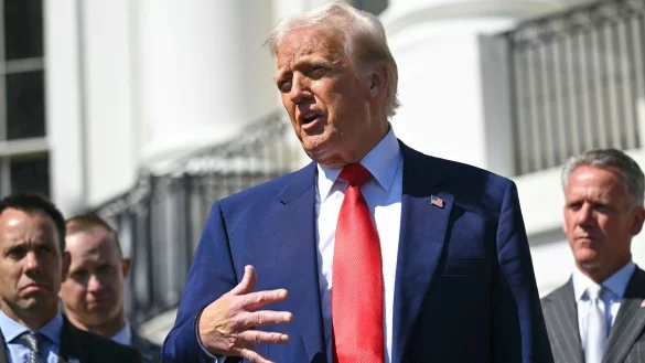 Donald Trump sagt zur Begr&uuml;ndung f&uuml;r seinen Schwenk bei den US-Z&ouml;llen, die &laquo;Leute&raquo; seien unruhig und &laquo;etwas &auml;ngstlich&raquo; geworden. - &copy; Uncredited/Pool/AP/dpa