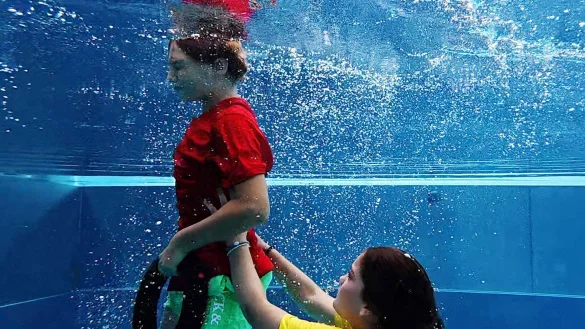 Die Kinder reagierten blitzschnell und griffen beherzt zu. - &copy; Marijan Murat/dpa