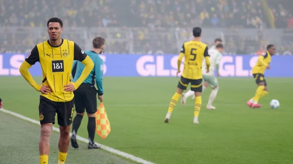 Gut zwei Monate hat Felix Nmecha dem BVB gefehlt, in Freiburg soll er wieder im Kader stehen. - © Bernd Thissen/dpa