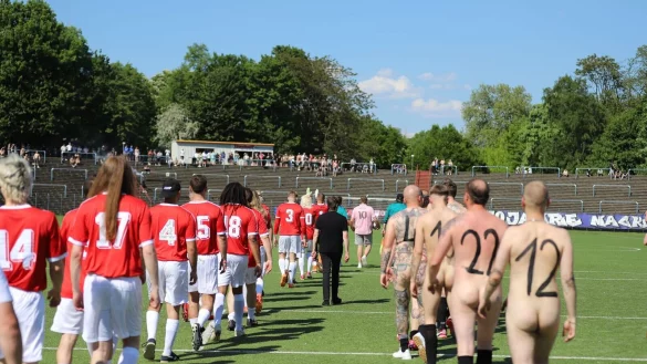 Hier spielt die &laquo;Nacktionalmannschaft&raquo;. - &copy; Sascha Thelen/dpa
