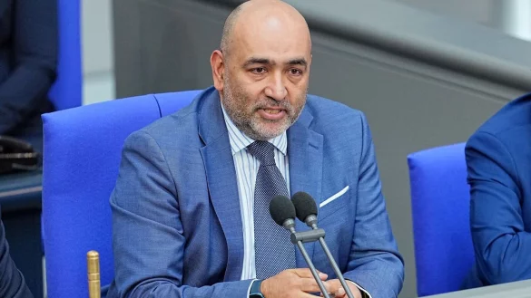 Gr&uuml;nen-Politiker Nouripour spricht sich f&uuml;r einen neuen Wahlrhythmus in der deutschen Politik aus. (Archivbild) - &copy; Michael Kappeler/dpa