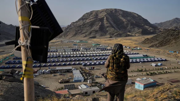 Die R&uuml;ckkehrer erwartet oft ein Leben in Armut. Viele hatten einst ihre H&auml;user verkauft, um die Flucht beziehungsweise Auswanderung zu finanzieren. (Archivbild) - &copy; Ebrahim Noroozi/AP/dpa