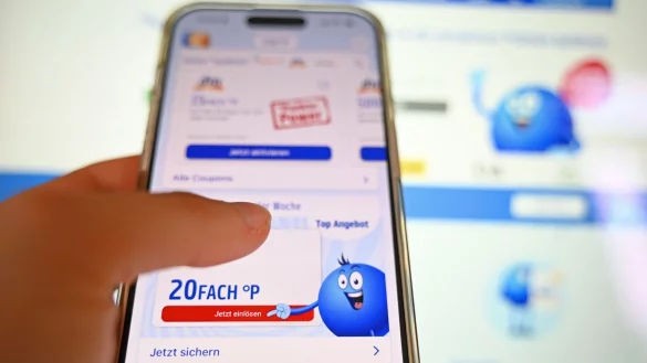 Wer Punkte für Prämien sammelt, gibt dafür Daten preis (Archivbild) - © Elisa Schu/dpa