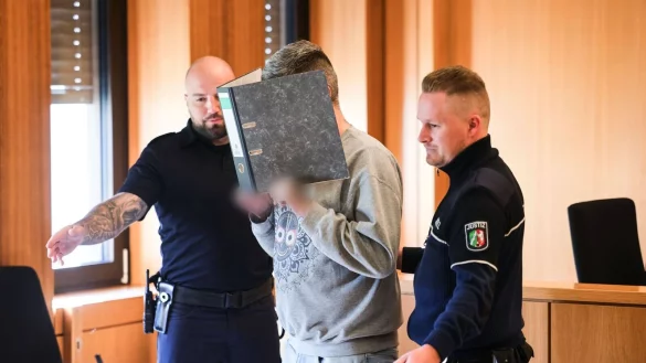 Der Krankenpfleger soll laut Anklage auf einer Palliativstation neun Menschen getötet haben. (Archivbild) - © Oliver Berg/dpa