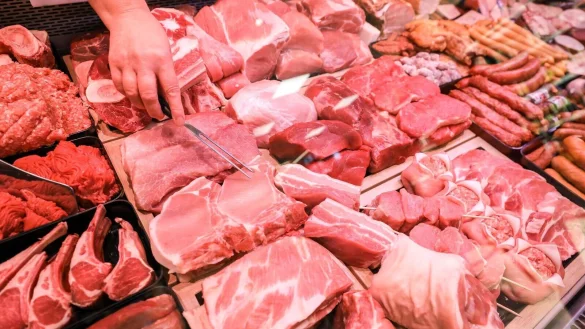Die Preise f&uuml;r Fleisch sind in den vergangenen Jahren bereits deutlich gestiegen. - &copy; Jan Woitas/dpa-Zentralbild/dpa